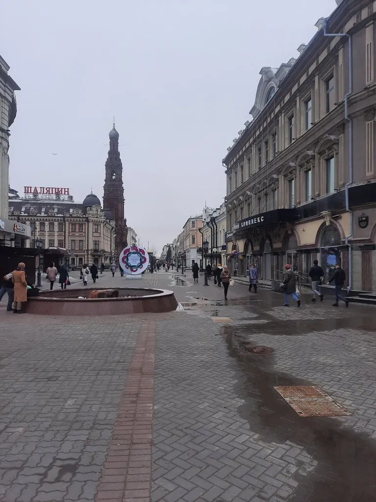 Делюкс с большой кроватью и диваном